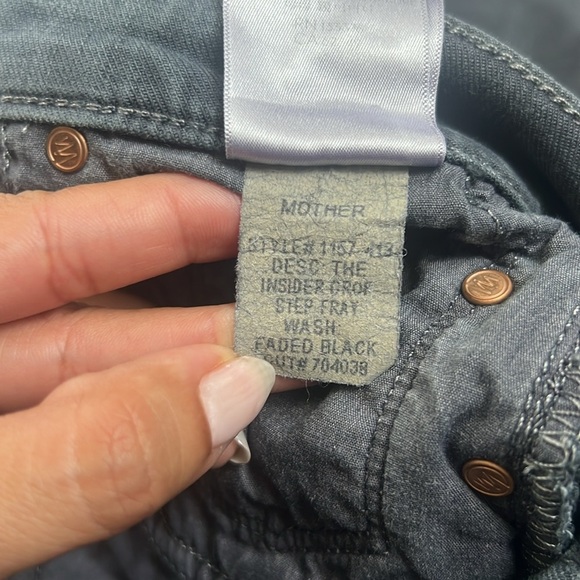 MOTHER The Insider Crop Step Fray Faded Black - Picture 13 of 13